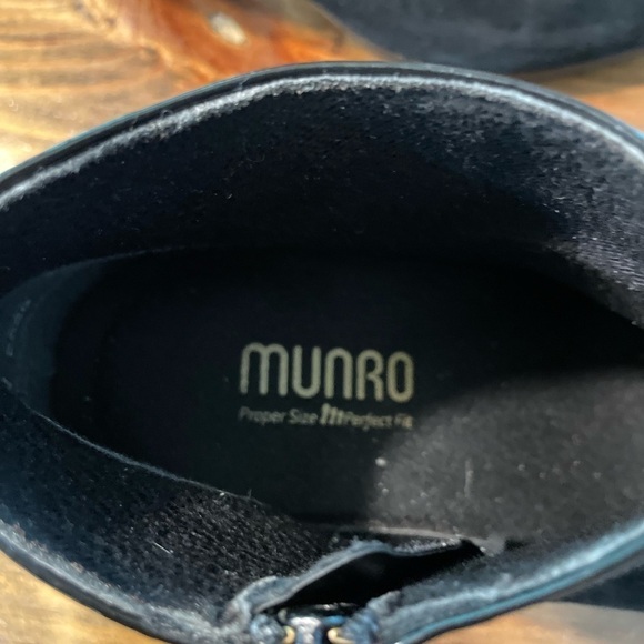 Munro Hope Women's Black Leather w/patent trim Ankle Boots 7.5. NWOT - Picture 6 of 12